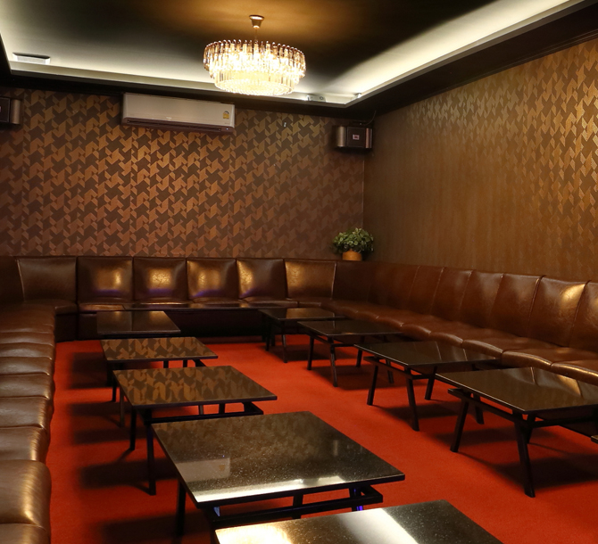 28 private karaoke rooms